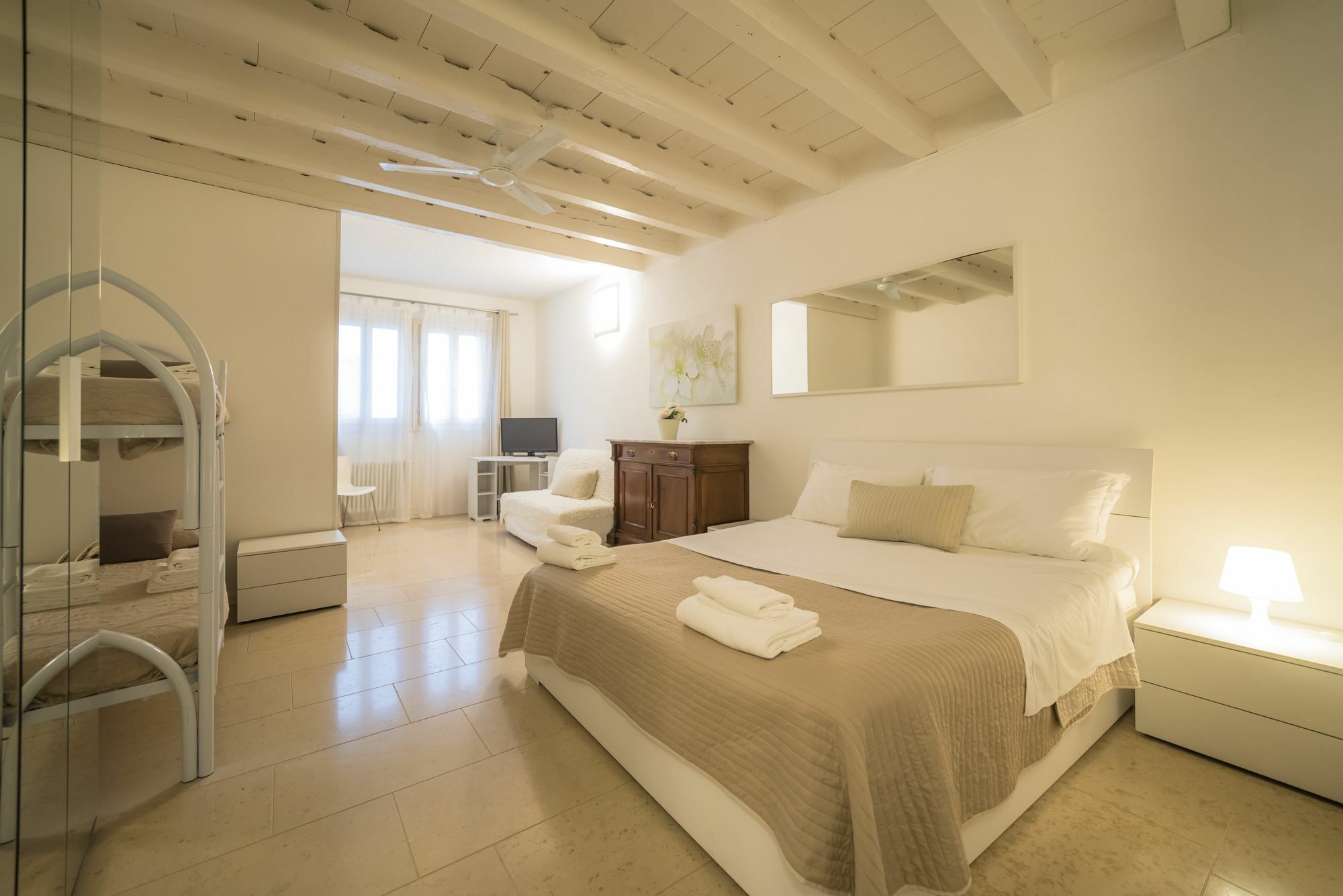 Academia Apart-hotel 2*