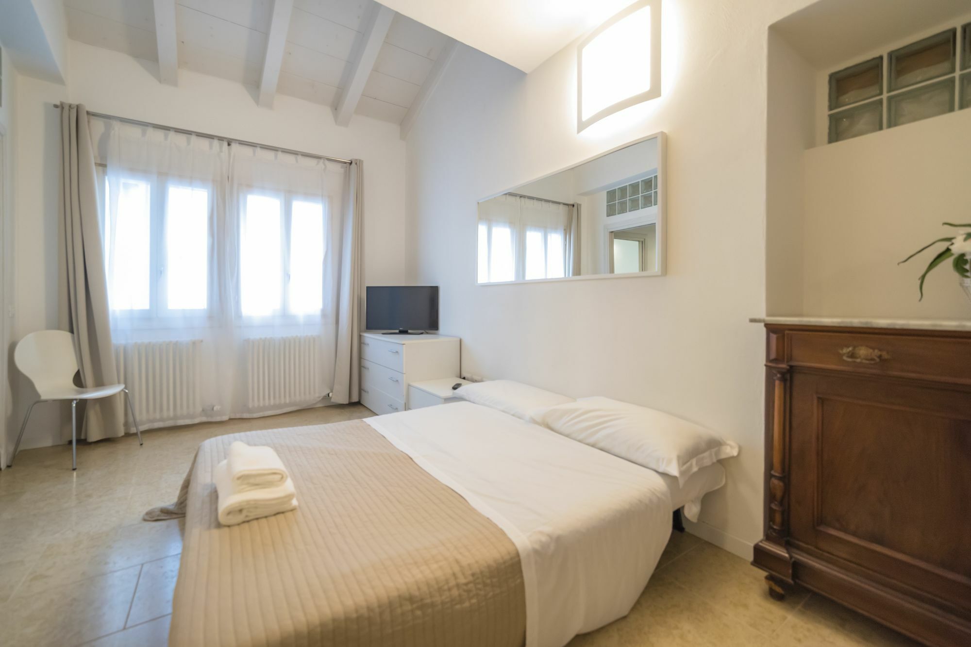 Academia Apart-hotel 2*