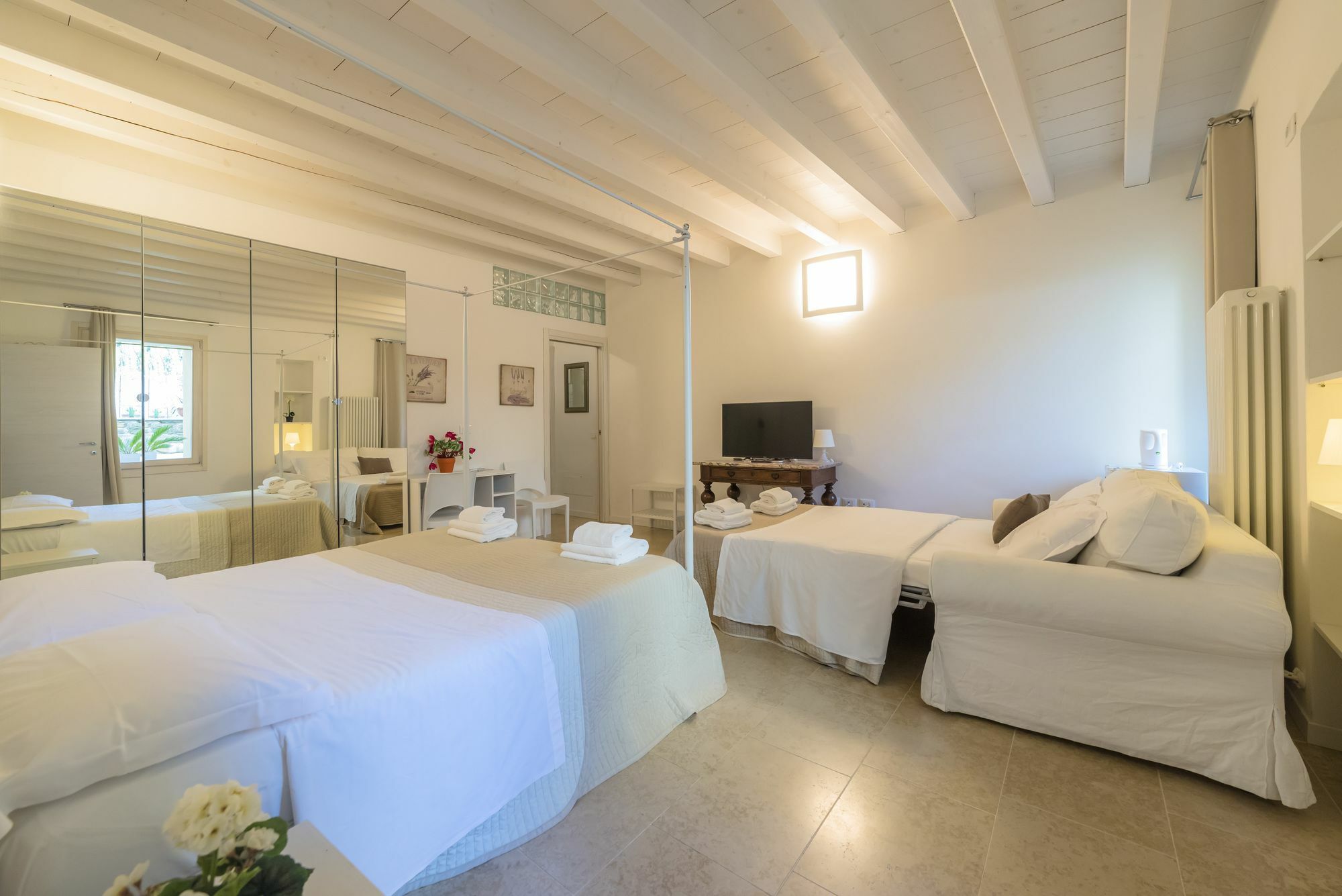 Apart-hotel Academia 2*